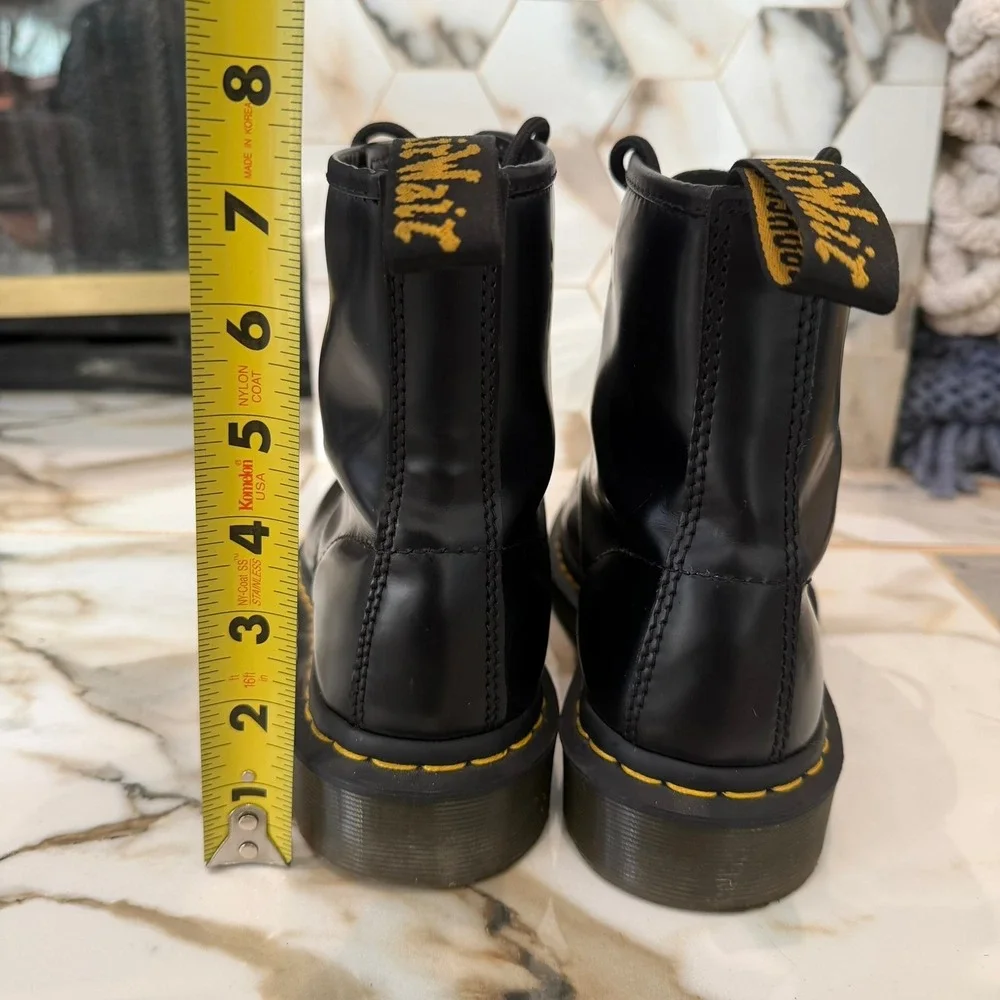 Dr. Martens 1460 Boots Mens 7 Womens 8 UK 6 Smooth Leather‎ 8-Eye Lace Up Black